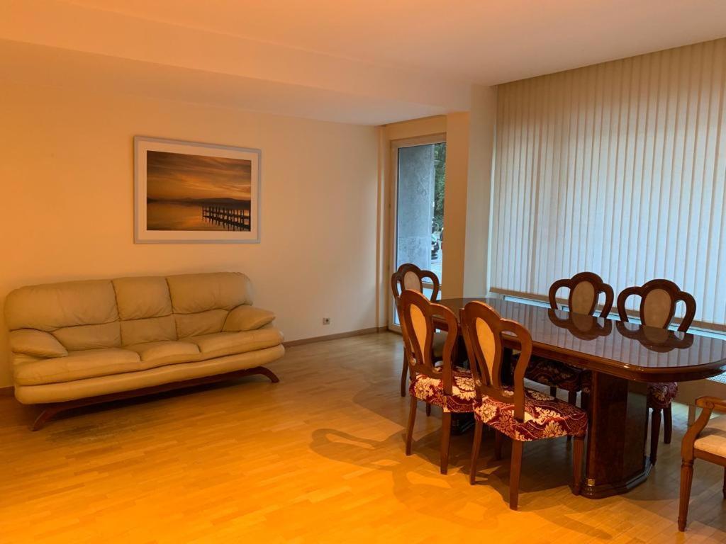 אנטוורפן Lovely Two Bedroom Apartment With Free Parking מראה חיצוני תמונה