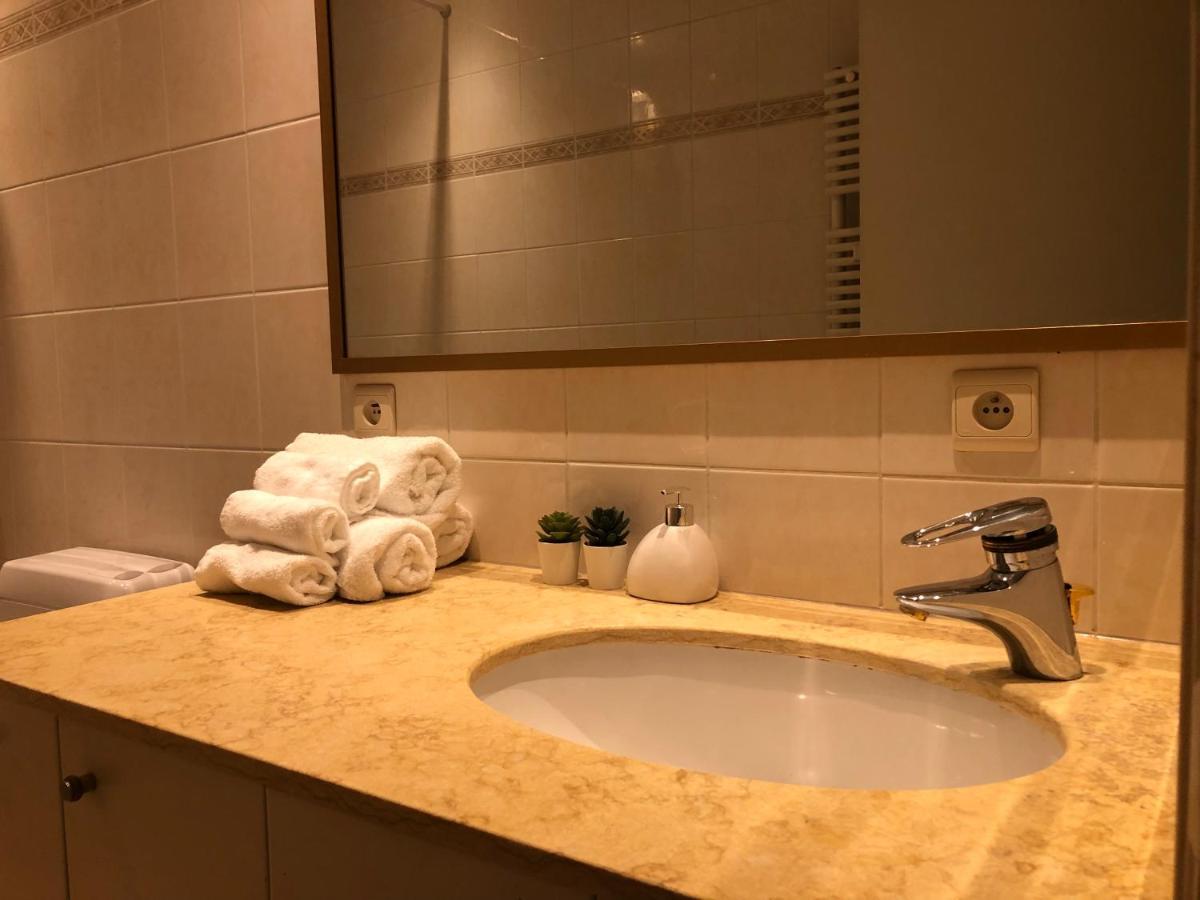 אנטוורפן Lovely Two Bedroom Apartment With Free Parking מראה חיצוני תמונה